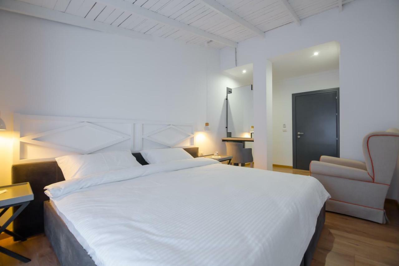 Barba Boutique Hotel Корча Экстерьер фото