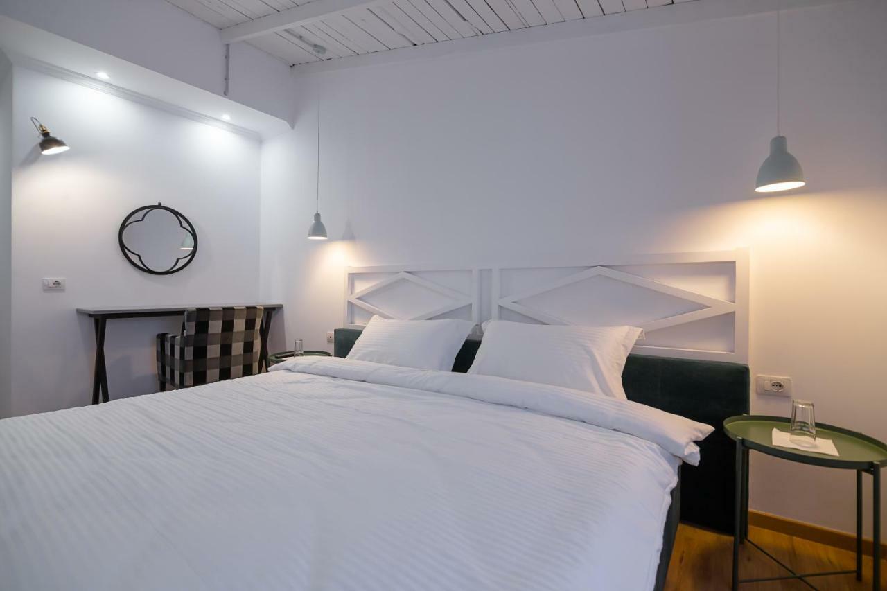Barba Boutique Hotel Корча Экстерьер фото